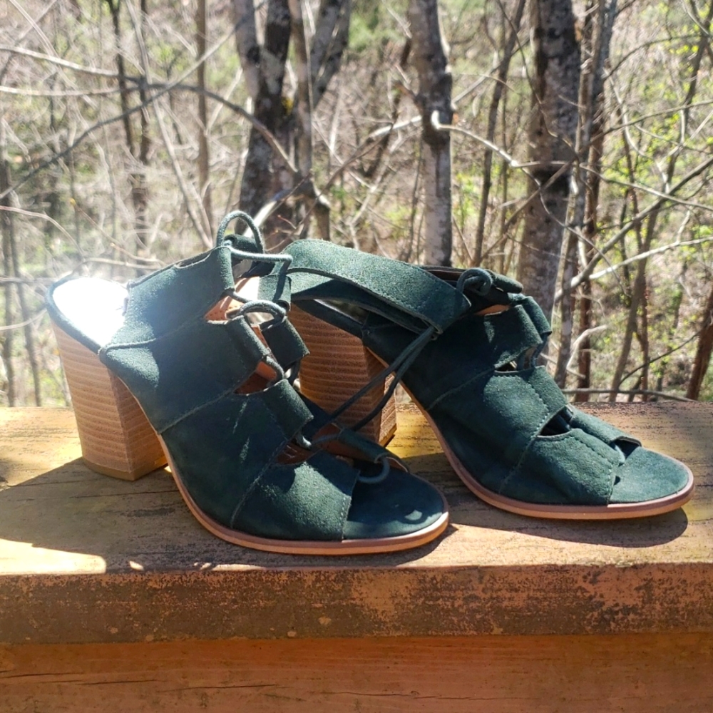 Suede heels, 7.5 NWOT